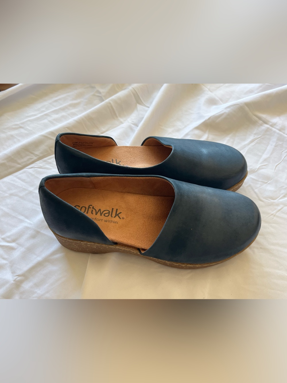 SoftWalk “Addie” Women's Navy Slip-On Comfort Wedge Clogs Womens Size 7.5
